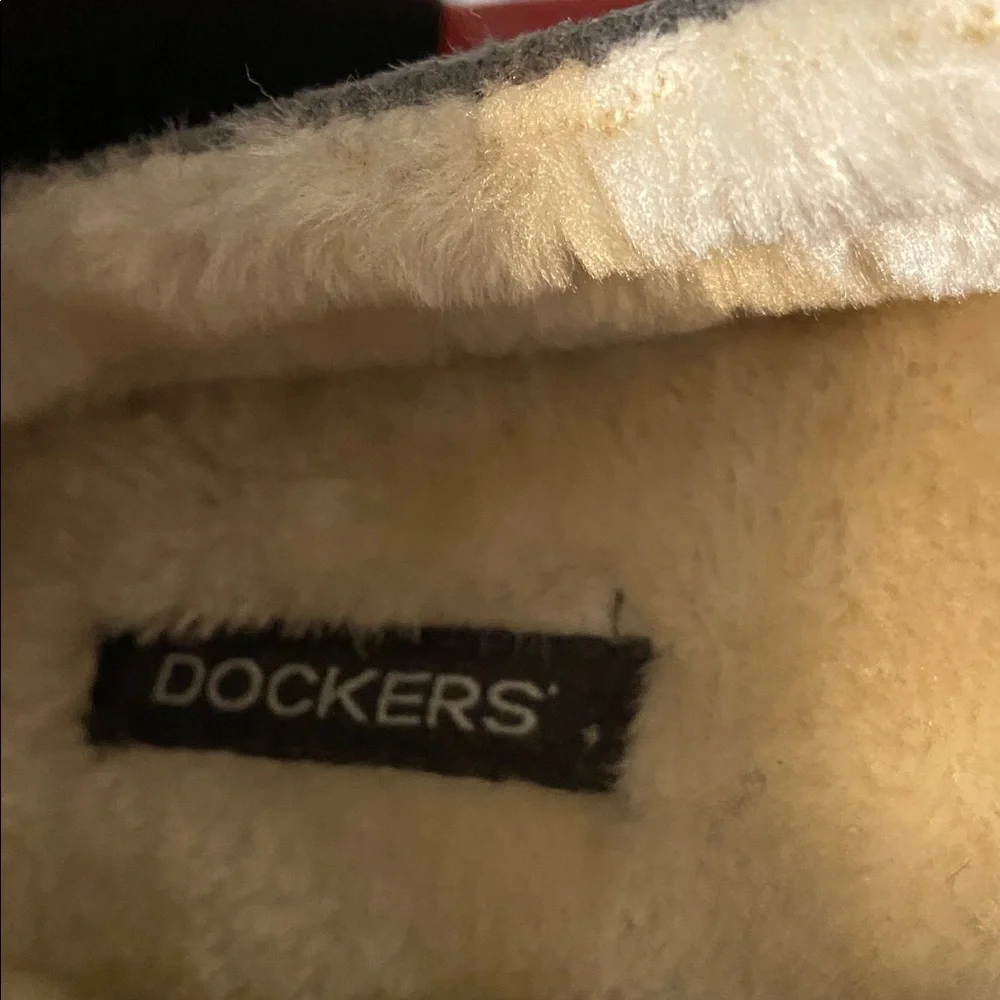 Dockers men’s gray slippers size 9.5 to 10.5 new in box
